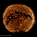 【 太陽は 異常事態です。】／巨大地震、巨大噴火、低気圧の異常発達　何でも起きます。　（中チャリ）