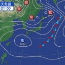 【 植物の枯死 】／山林に亀裂が入ってそこから玄武岩質の溶岩が流れ出しています。　（未JUMP）