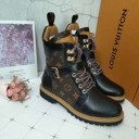 ルイヴィトン LOUIS VUITTON 2018年最旬トレンド ショートブーツ 高級感を演出する