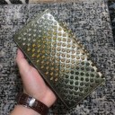 新作個性感満載Panettone Walletルブタン 財布 コピーCHRISTIAN LOUBOUTINミックススタッズ長財布ジップロングウォレット高級感