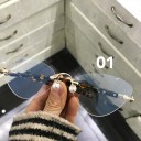 トレンド柄、今年の眼鏡の流行は