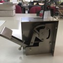休日出勤して扉開閉治具の組立