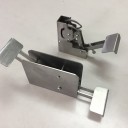 公衆トイレの扉の鍵開閉治具