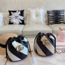 Gucciのカチューシャ ジャケット ニット帽 バケツバッグオススメ