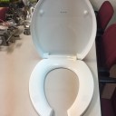 トイレ便座の開閉装置
