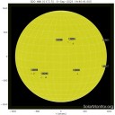 太陽風は低速の状態が続いています。