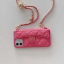 iPhoneを斜めがけできる「CHANEL」のiPhoneケースがとってもおしゃれなんです
